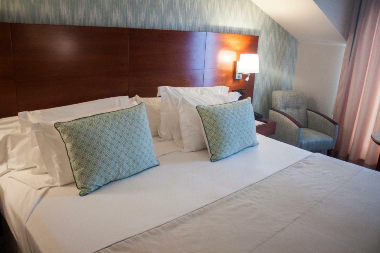 סנשנשו Hotel Carlos I Silgar מראה חיצוני תמונה